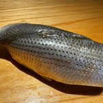 佐野鮨 - こはだ （追加　◎
      締めすぎず、身質の柔らかさも保ってる