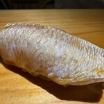 佐野鮨 - 小鯛　◎
      かるい締め具合とふわふわの食感