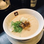 餃子と担々麺 吟 - 