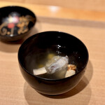炭火割烹 庵 - お椀　松茸と