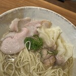 ジャパニーズ ラーメン 五感 - 【特上塩らぁめん＝３種お肉×雲呑】
