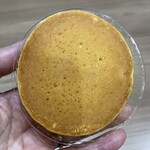 シャトレーゼ - 料理写真:国産バターと自家炊き餡のパンケーキ
129円