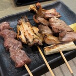 くし焼拾九番 - 豚ヒレ、手羽先、ネギマ、肉てき