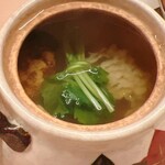 割烹 白鷹 - 土瓶の蓋を取ると松茸の香りが立ち上がります