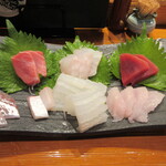 魚虎 - 別日、クエ・天然本鮪の中トロ、赤身・対馬の穴子・鐘崎 槍烏賊・ヒラマサの腹身・大分の天然鯛