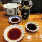 魚虎 - 刺盛りに、ポン酢・醤油・唐辛子醤油