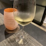 Restaurant Laplace - 白のグラスワイン