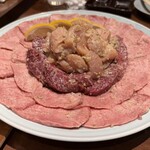焼肉 静龍苑 - タン塩、塩ハラミ、ミノ塩