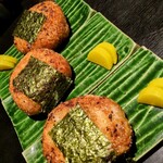 雷鳥 - 焼きおにぎり、こぶしより、大きいです。