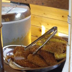 タロー軒 - カレー用サービスのコロッケ半切