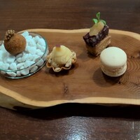 ミュチュエル - 羊コロッケマスタード　さつまいもとチーズ　ブーダンノワールパイジャム？　マカロン(なんのだっけ)