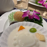 香港海鮮料理 椰林 - 上品な杏仁豆腐﹅団子