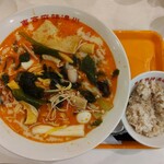 薬膳スープ春雨専門店 東京麻辣湯 ペリエ千葉店 - 麻辣湯（中華麺）4辛シビレ無し、小麦ライス