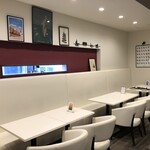 Cuisine Lien - 明るい店内