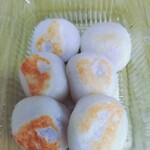 Kaho Rinsendo - Inside, it is filled with Mitarashi sauce.