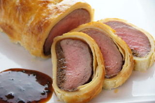 レストラン・ヴェルデュール - 2013年のクリスマスブッフェ　牛肉パイ包み焼き　ウェリントン風