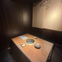 和牛とタン 焼肉 とみ 新橋本店 - 