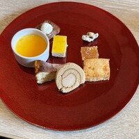 スミレオオサカ - 