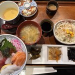 魚平 - 海鮮丼御膳1600円