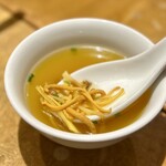 回頭 - 夏草花の薬膳スープ、黄色が鮮やかで綺麗♪