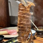 焼肉USON - サーロインの迫力がすごい