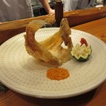 魚虎 - 身の唐揚げを食べた後のホネは、カットして貰っておつまみにしましょう