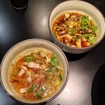 ワタリガラス - つけ汁の醤油(上)と塩(下)　食べ比べしないとね