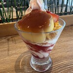 からふね屋珈琲店 - いちごプリンパフェ