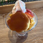 からふね屋珈琲店 - いちごのプリンパフェ