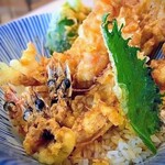 みゃ～く商店 - タレもベタつかないサラサラ仕上げで、私としては食べやすく美味しかったです。ご飯も輪郭がしっかりしていて、粒が小さめの硬め炊き、これも好みで善き。