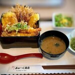 みゃ～く商店 - ご一緒の特大車海老天重。サラダや小鉢、お味噌汁は同じです。
