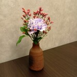 瀬戸内味覚処 芸州 本店 - テーブル横のお花です
