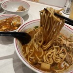 蒙古タンメン中本 - 北極の秋(麺リフト)