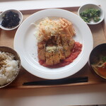 トーコーキッチン - イタリアンカツレツ 副菜二品 豚汁 ご飯
