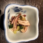 どさんこキッチン ゴリラ 千歳店 - お通し　429円。　ごま油が絶妙で美味。