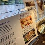 那須サティーカフェ - メニュー。サンドイッチは近所の美味しいステーキ屋さんの肉らしい