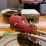 鮨 はま岡 - ねっとり美味しいカツオ　溶けていきました