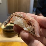 鮨 はま岡 - 黒ムツは白酢シャリで