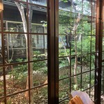 那須高原蕎麦 石心 - 窓からの中庭