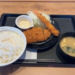 松屋 - 料理写真:ロースかつ&海老フライ(1尾)定食¥970
