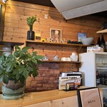 スープカレー RAN - DIY感を感じない仕上がりの店内