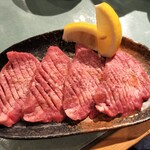 立食焼肉 一穂 - 