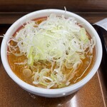もつ煮屋 日の出 - ネギ大盛り