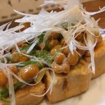 炭火やきとり おざき - 厚揚げ納豆