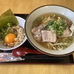 沖縄そば まるかみ - まるかみそば・卵かけもずくじゅーしー