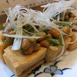 炭火やきとり おざき - 厚揚げ納豆