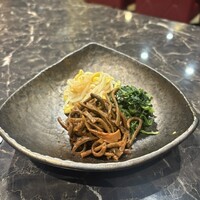 焼肉たまき 京橋店 - ナムル盛り合わせ