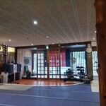 泉岳舘 - 正面玄関（館内より撮影）