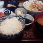 ほおずき - お刺身と鶏唐揚げ定食 900円