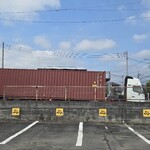 麺や くろえもん - 駐車場は黄色のしるしが有る場所に停めましょう♪